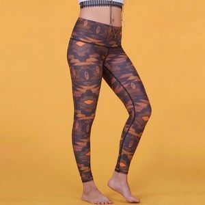 Teeki brown orange black southern cross feather print hot pants leggings